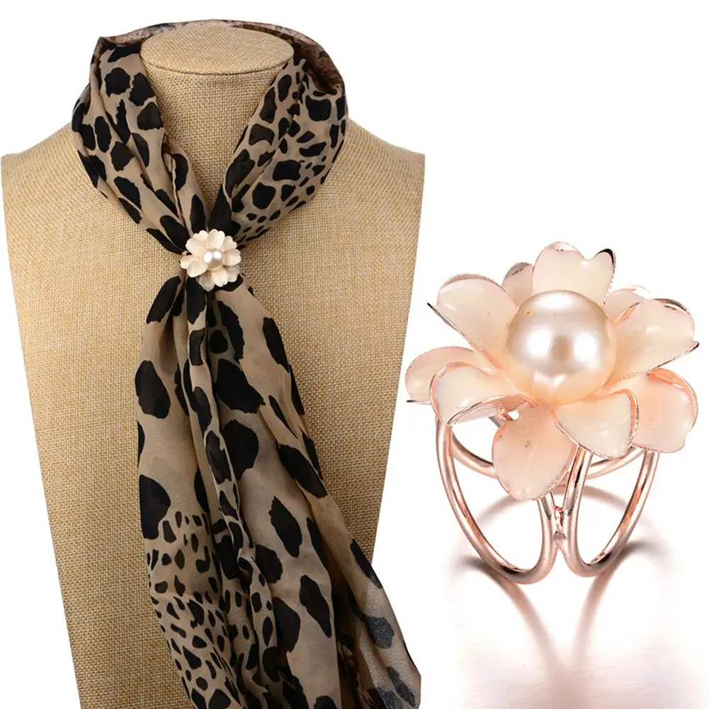 1 Pcs Lovely Simulated Pearls Camellia Shape Brooch Pin Buckle Fashion Jewelry Delicate Women Gift Clothing Scarves Accessories
1 Pcs Lovely Simulated Pearls Camellia Shape Brooch Pin Buckle Fashion Jewelry Delicate Women Gift Clothing Scarves Accessories