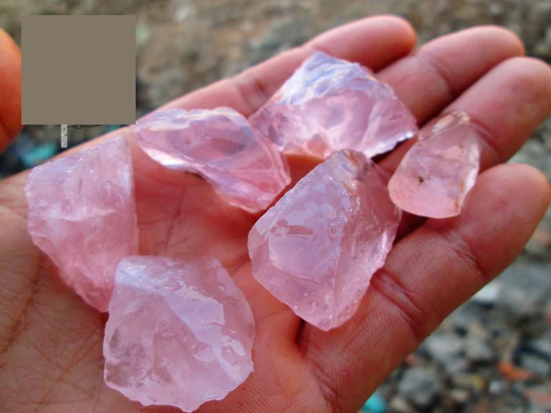 2-3cm Natural Pink Quartz Crystal Stone Rock Mineral Specimen Treatment Stone Point Healing Hexagonal Wand DIY Pendant
2-3cm Natural Pink Quartz Crystal Stone Rock Mineral Specimen Treatment Stone Point Healing Hexagonal Wand DIY Pendant