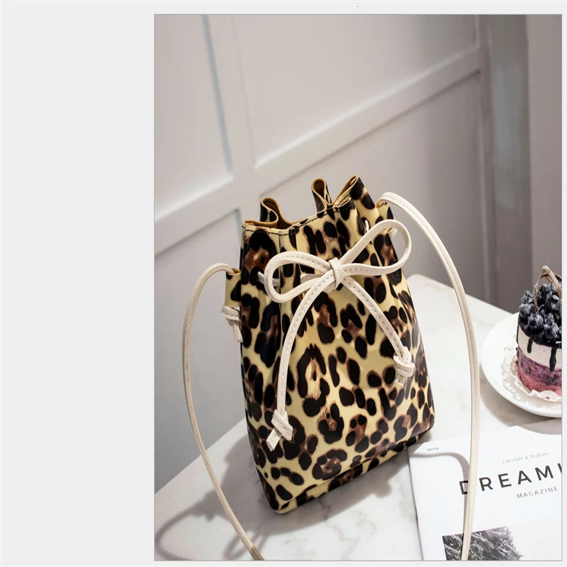 Bolso Mujer Women Ladies Crossbody Leather Shoulder Bag Tiger pattern Leopard Tote Handbag Messenger Satchel Fashion Female
Bolso Mujer Women Ladies Crossbody Leather Shoulder Bag Tiger pattern Leopard Tote Handbag Messenger Satchel Fashion Female