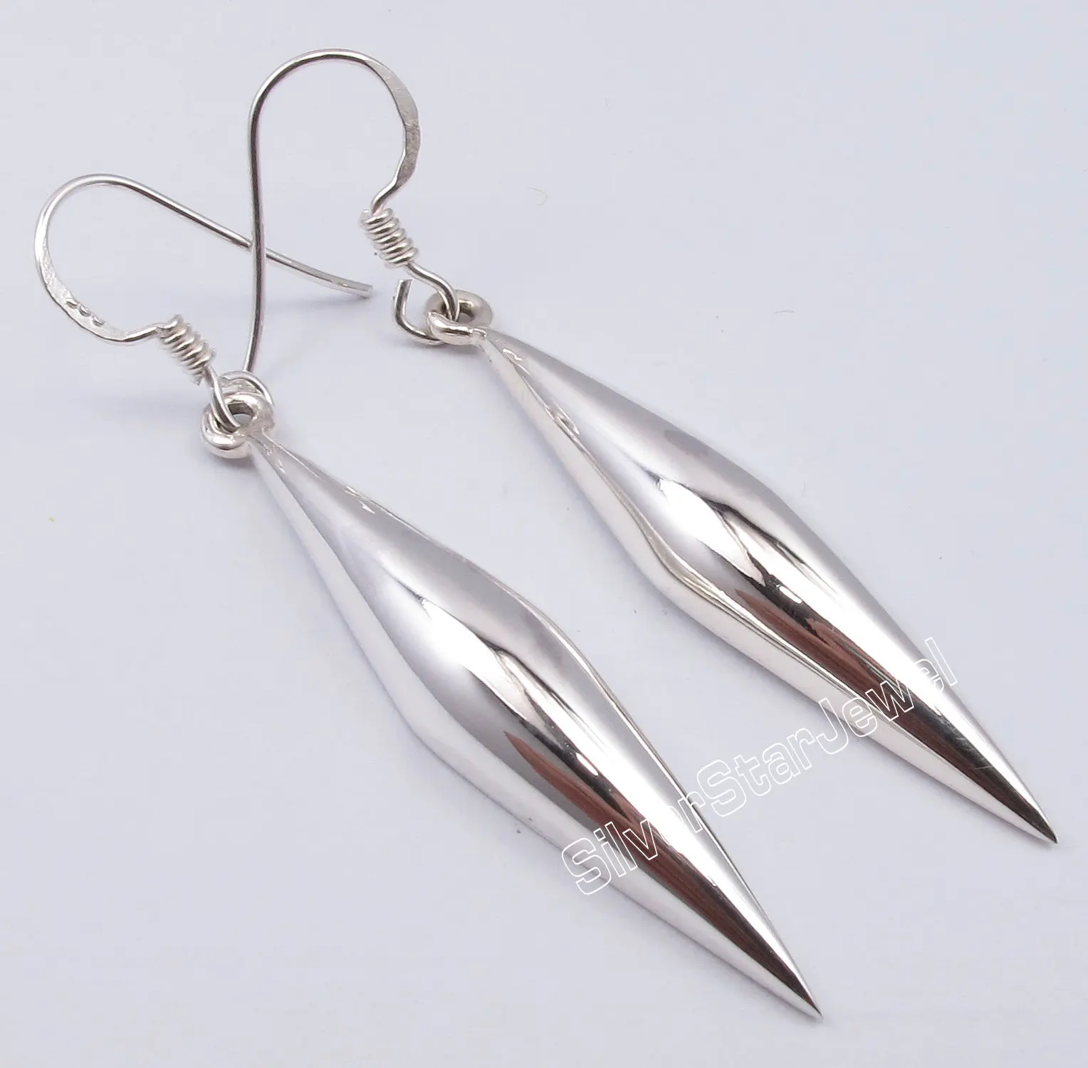 Chanti International Solid Silver EXTRA ORDINARY New Long Earrings 5.6 CM High Polished Jewelry
Chanti International Solid Silver EXTRA ORDINARY New Long Earrings 5.6 CM High Polished Jewelry