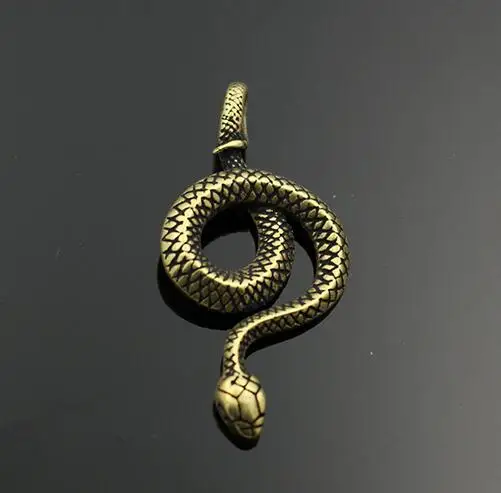 Chinese Brass Disc Snake Pendant New Type Pendant DIY Key Buckle Pendant 12 Zodiac Snake Pendant Animal Statue
Chinese Brass Disc Snake Pendant New Type Pendant DIY Key Buckle Pendant 12 Zodiac Snake Pendant Animal Statue