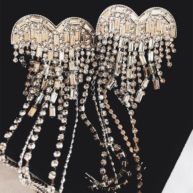 Luxury Boutique Crystal Long Chain Heart Charm Dangle Earrings For Women Jewelry Fashion Statement Earrings Accessories
Luxury Boutique Crystal Long Chain Heart Charm Dangle Earrings For Women Jewelry Fashion Statement Earrings Accessories