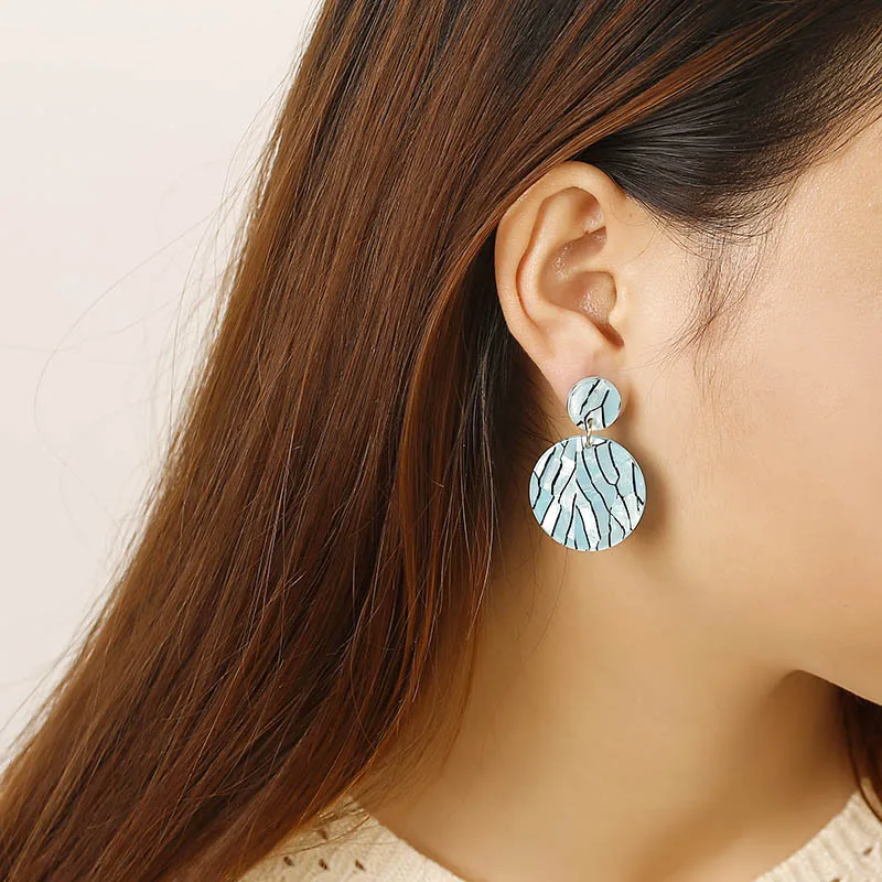 Hot Fashion Simple Crack Design Acrylic Geometric Round Pendant Blue Yellow Black Statement Earrings for Women Brincos Oorbellen
Hot Fashion Simple Crack Design Acrylic Geometric Round Pendant Blue Yellow Black Statement Earrings for Women Brincos Oorbellen