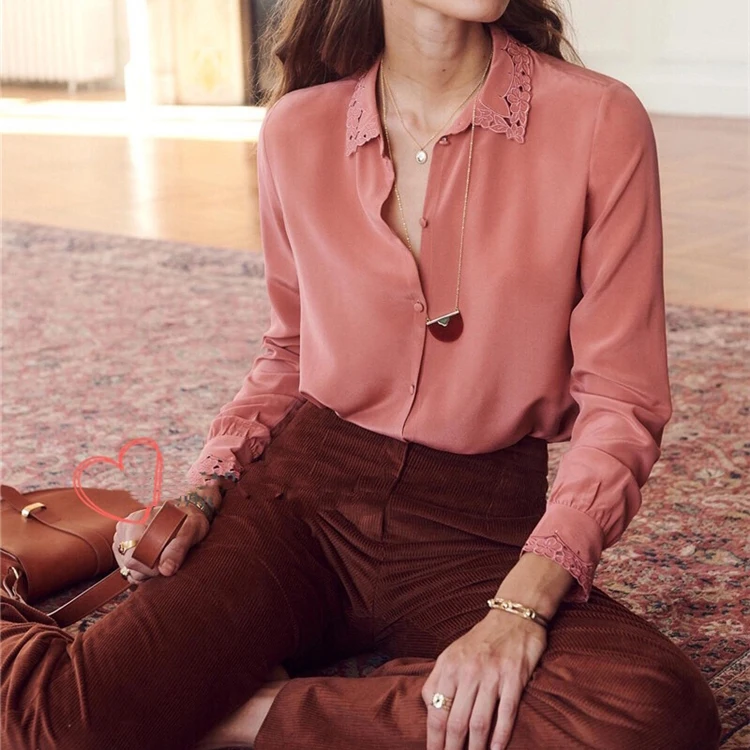 Hollow Embroidered Silk Shirt Vintage Elegant Long-sleeved Shirt Button Line with Covered Buttons blouse
Hollow Embroidered Silk Shirt Vintage Elegant Long-sleeved Shirt Button Line with Covered Buttons blouse