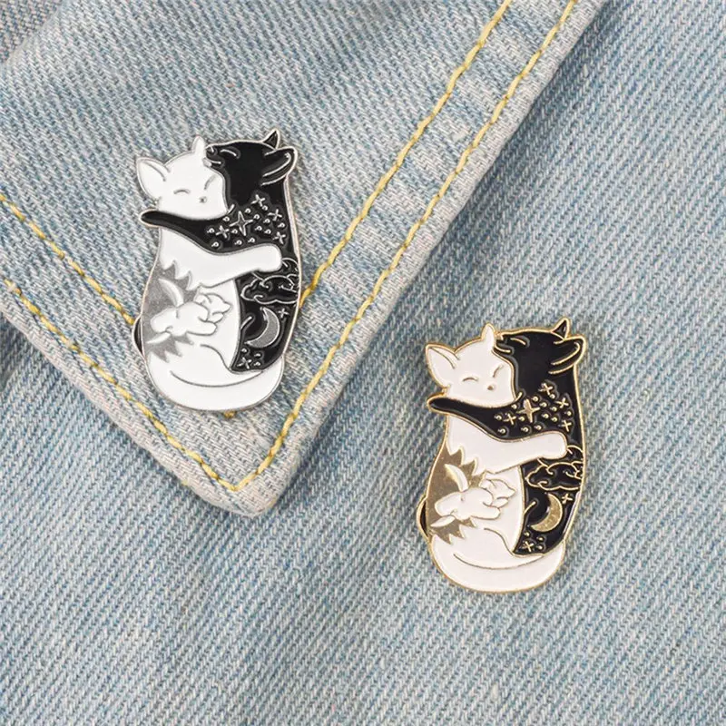 1PC Cute Hugging Cats Brooches Badges Hard Enamel Pins Backpack Bag Hat Leather Jackets Fashion Jewelry Accessory Cat
1PC Cute Hugging Cats Brooches Badges Hard Enamel Pins Backpack Bag Hat Leather Jackets Fashion Jewelry Accessory Cat