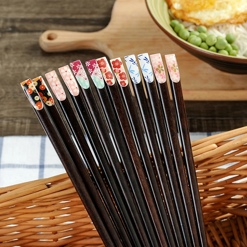 Anti-skid Solid wood chopsticks Tableware Creative Couple Pointed Anti-mildew Japanese Cherry Blossom Personality Chopsticks
Anti-skid Solid wood chopsticks Tableware Creative Couple Pointed Anti-mildew Japanese Cherry Blossom Personality Chopsticks