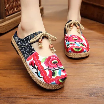 SONDR embroidery chinese shoes woman retro mocasines casuales mujer flats lace-up chaussures femme flower totem sewing schoenen
SONDR embroidery chinese shoes woman retro mocasines casuales mujer flats lace-up chaussures femme flower totem sewing schoenen