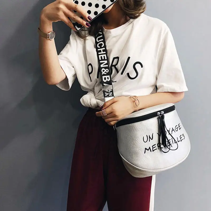 Luxury Letter Design Women Shoulder Bag High Quality Trend Double Zipper Female Crossbody Bags Lady Round Package Messenger Bag
Luxury Letter Design Women Shoulder Bag High Quality Trend Double Zipper Female Crossbody Bags Lady Round Package Messenger Bag