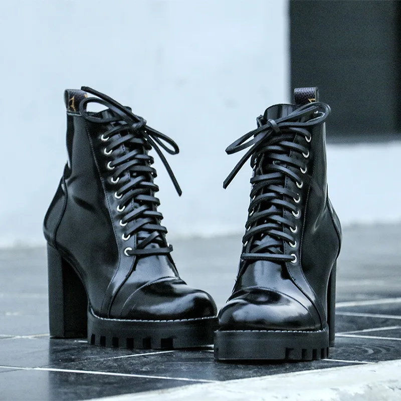 Hot 2018 Spring Autumn Shoes Woman Calf Leather Ankle Boots Lace Up Side Zip Waterproof High Heel Mujer Boots Designer Superstar
Hot 2018 Spring Autumn Shoes Woman Calf Leather Ankle Boots Lace Up Side Zip Waterproof High Heel Mujer Boots Designer Superstar