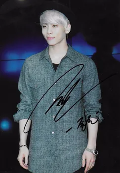 SHINEE Jong Hyun autographed hand signed original photo 7 inches free shipping K-POP E
SHINEE Jong Hyun autographed hand signed original photo 7 inches free shipping K-POP E