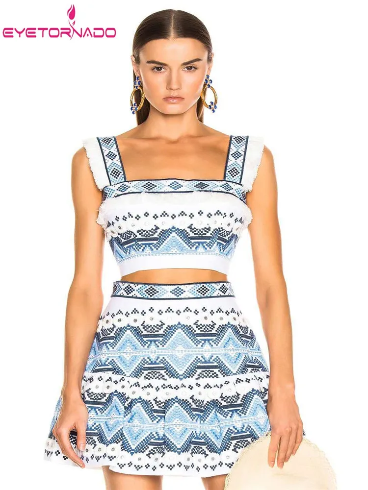 Women Crop Top and Skirt Set 2019 Summer Vintage Flower Embroidery Strap Suspender Top + High Waist A-lined Skirt Suit Boho Suit
Women Crop Top and Skirt Set 2019 Summer Vintage Flower Embroidery Strap Suspender Top + High Waist A-lined Skirt Suit Boho Suit