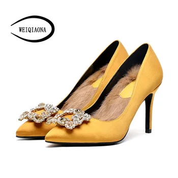 WEIQIAONA 2019 Women Shoes Luxury Crystal High Heels Pointed Toe Ladies Shoes Wedding Shoes Star Model Pumps Brand Design
WEIQIAONA 2019 Women Shoes Luxury Crystal High Heels Pointed Toe Ladies Shoes Wedding Shoes Star Model Pumps Brand Design