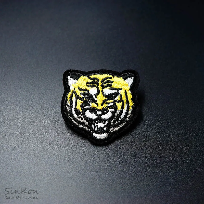 Tiger Size:3.7x3.7cm Iron On Patch Sewing On Embroidered Applique Fabric for Jacket Badge Clothes Stickers
Tiger Size:3.7x3.7cm Iron On Patch Sewing On Embroidered Applique Fabric for Jacket Badge Clothes Stickers