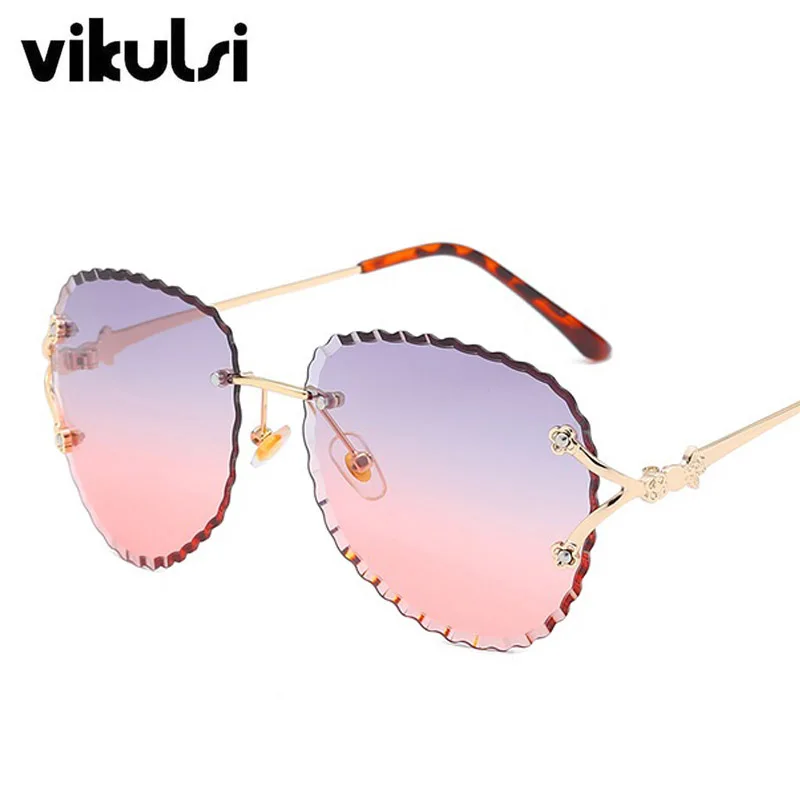 Unique Fashion Square Sunglasses For Women Oversized Gradient Eyewear Ladies Vintage Gold Metal Sun Glass Travel Beach Goggle
Unique Fashion Square Sunglasses For Women Oversized Gradient Eyewear Ladies Vintage Gold Metal Sun Glass Travel Beach Goggle