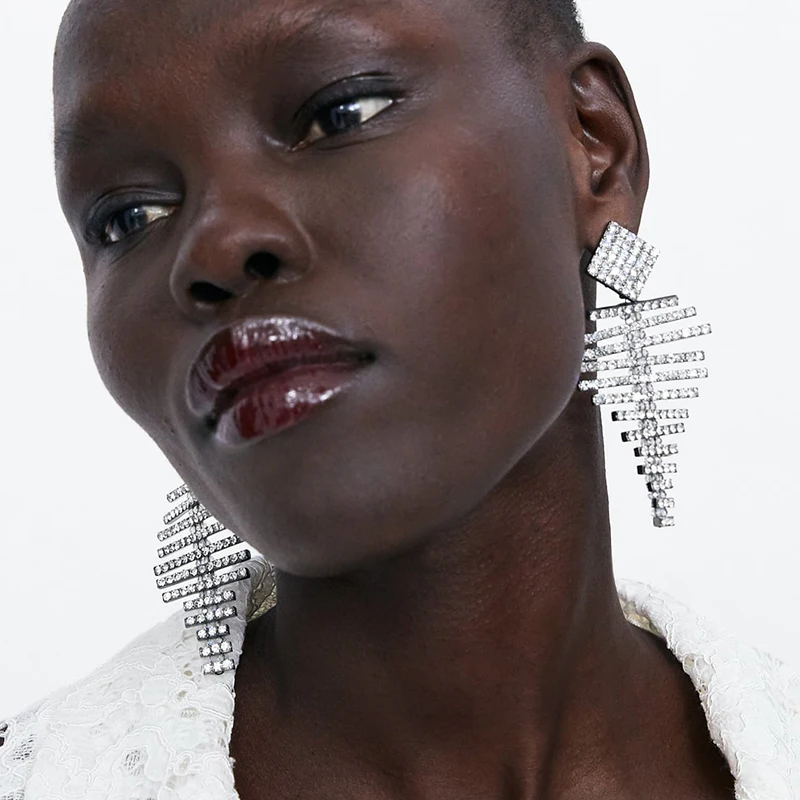 FASHIONSNOOPS 2019 Brand Design Crystal Fringed Drop Dangle Earrings for Women Trendy Colorful Wedding Party ZA Jewelry
FASHIONSNOOPS 2019 Brand Design Crystal Fringed Drop Dangle Earrings for Women Trendy Colorful Wedding Party ZA Jewelry