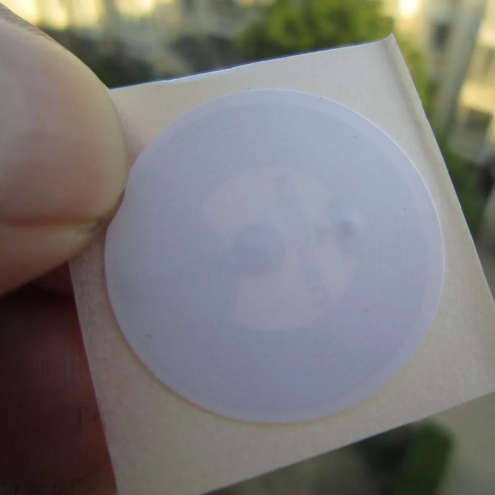 26mm Circle NFC Tags label Sticker 13.56MHz for NFC function mobile phone andriod 20pcs
26mm Circle NFC Tags label Sticker 13.56MHz for NFC function mobile phone andriod 20pcs
