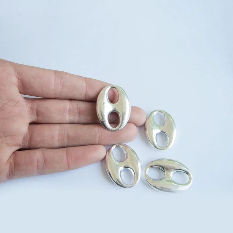 10pcs Antique Silver Alien Mask Oval 2 Holes Charm Pendant Craft Jewelry Making 30*23mm
10pcs Antique Silver Alien Mask Oval 2 Holes Charm Pendant Craft Jewelry Making 30*23mm