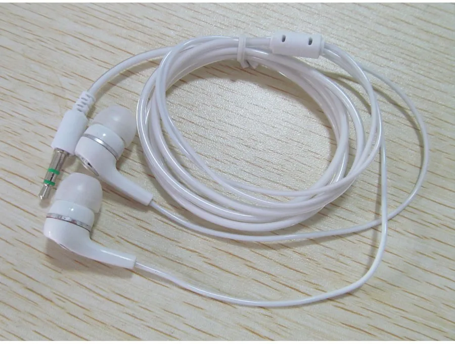 Metal LCD Screen Mp3 Music Player Portable Clip Mini Mp3 Player with Micro TF/SD Slot + High Quality Headphones + USB Cable