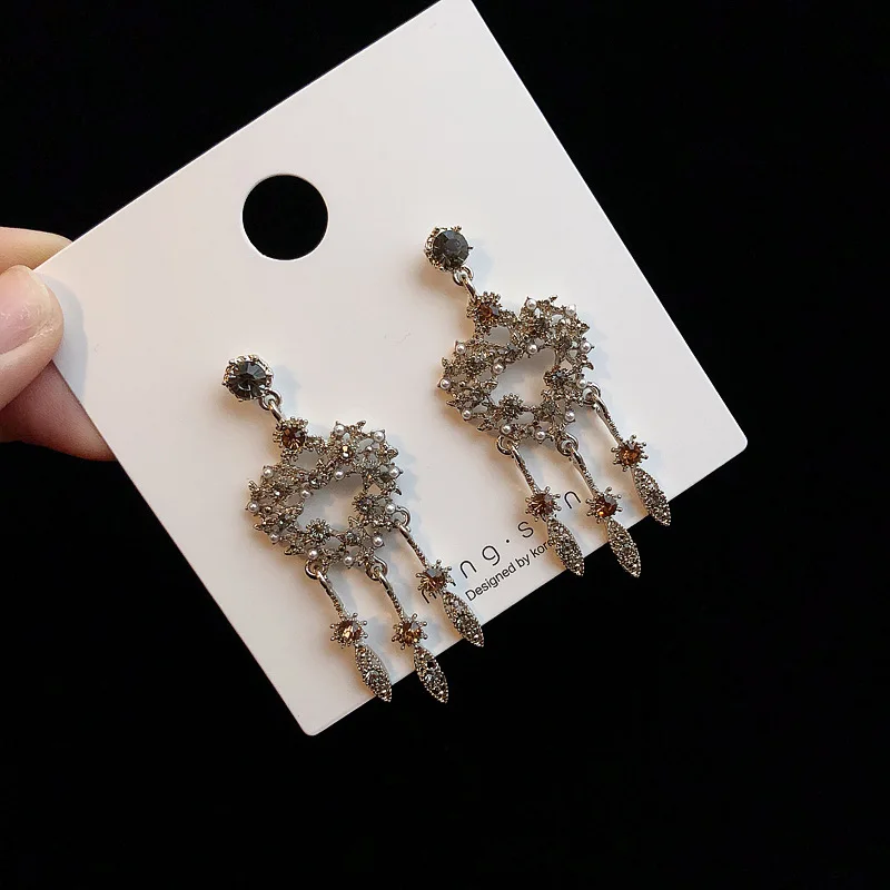 Classic Crystal Water Drop Women Dangle Earrings Personality Water Drops Hollow Loving Earrings For Women Drops Earrings
Classic Crystal Water Drop Women Dangle Earrings Personality Water Drops Hollow Loving Earrings For Women Drops Earrings