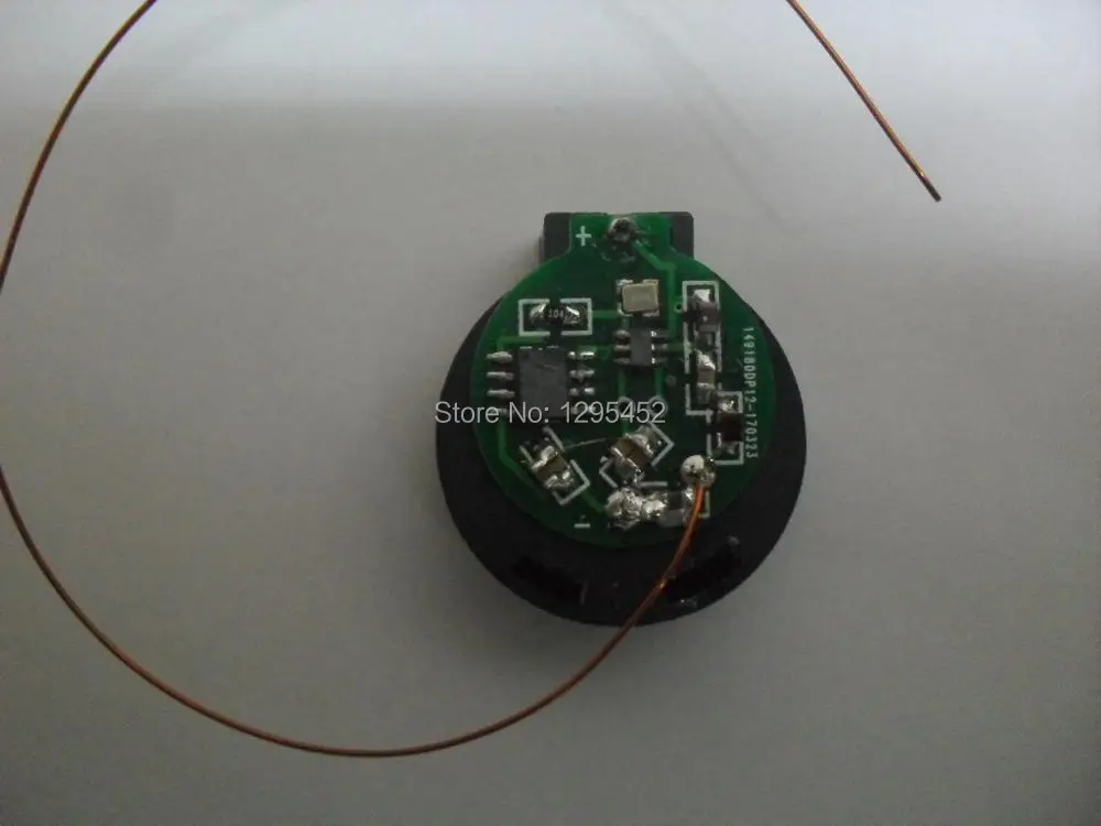 Transmitter head Beacon Radio direction finding Positioning Tracking Falconry Pets Launch source 2477 button battery 20mw power
Transmitter head Beacon Radio direction finding Positioning Tracking Falconry Pets Launch source 2477 button battery 20mw power