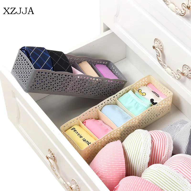 XZJJA Hollow Out Home Drawer Five Grid Storage Box Portable Desktop Jewelry Cosmetic Socks Case Multifunctional Finishing Box
XZJJA Hollow Out Home Drawer Five Grid Storage Box Portable Desktop Jewelry Cosmetic Socks Case Multifunctional Finishing Box
