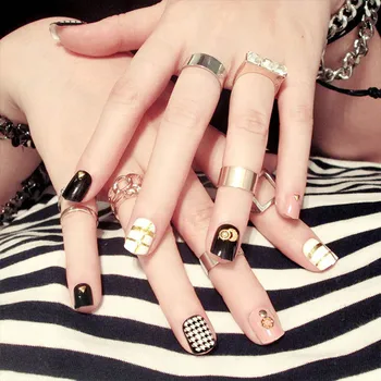 24pcs/box Short False Nails With Designs Star Moon Paillette Decor Clear Fake Nail Full Tips Women Finger Hybrid Nail faux ongle
24pcs/box Short False Nails With Designs Star Moon Paillette Decor Clear Fake Nail Full Tips Women Finger Hybrid Nail faux ongle