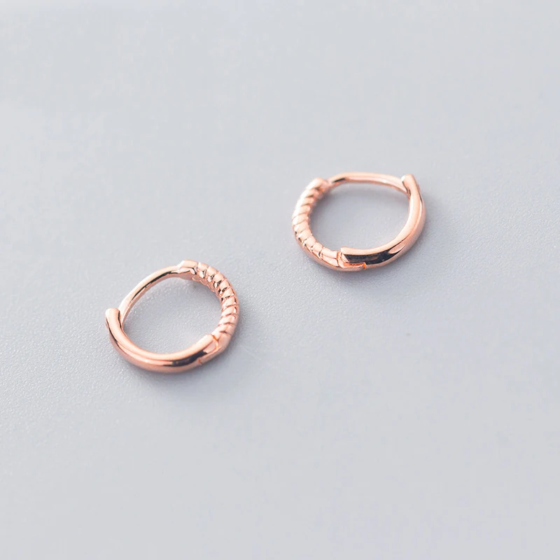 MloveAcc Korean Fashion 925 Sterling Silver Circle Rose Gold Color Hoop Earrings for Women Wedding Engagement Silver 925 Jewelry
MloveAcc Korean Fashion 925 Sterling Silver Circle Rose Gold Color Hoop Earrings for Women Wedding Engagement Silver 925 Jewelry