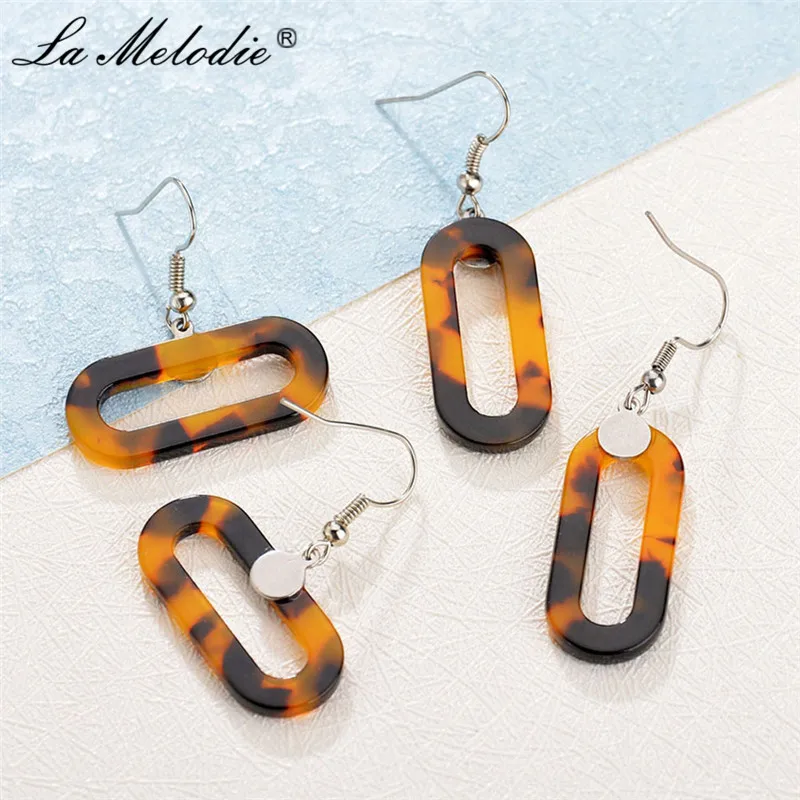 New Design Statement Women Resin Leopard Print Long Dangle Earrings Plastic Leopard Pendant Wooden Drop Earring Female Earrings
New Design Statement Women Resin Leopard Print Long Dangle Earrings Plastic Leopard Pendant Wooden Drop Earring Female Earrings