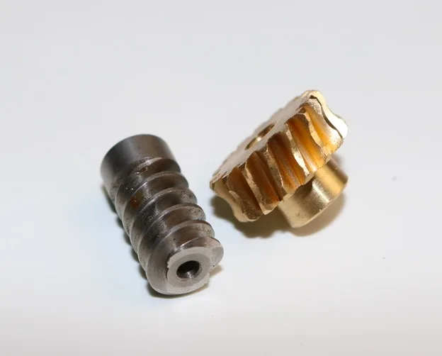 Description Picture 4 of item1M-16T/2T worm gear rod speed ratio:1: 8 Suitable high torque reducer model steering gear lifting device