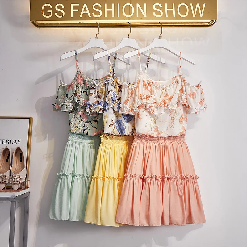 Holiday Beach 2 Piece Set Women 2019 Summer Ruffles Off Shoulder Print Blouse Tops + Pleated Patchwork Mini Skirt Set Boho Suit
Holiday Beach 2 Piece Set Women 2019 Summer Ruffles Off Shoulder Print Blouse Tops + Pleated Patchwork Mini Skirt Set Boho Suit