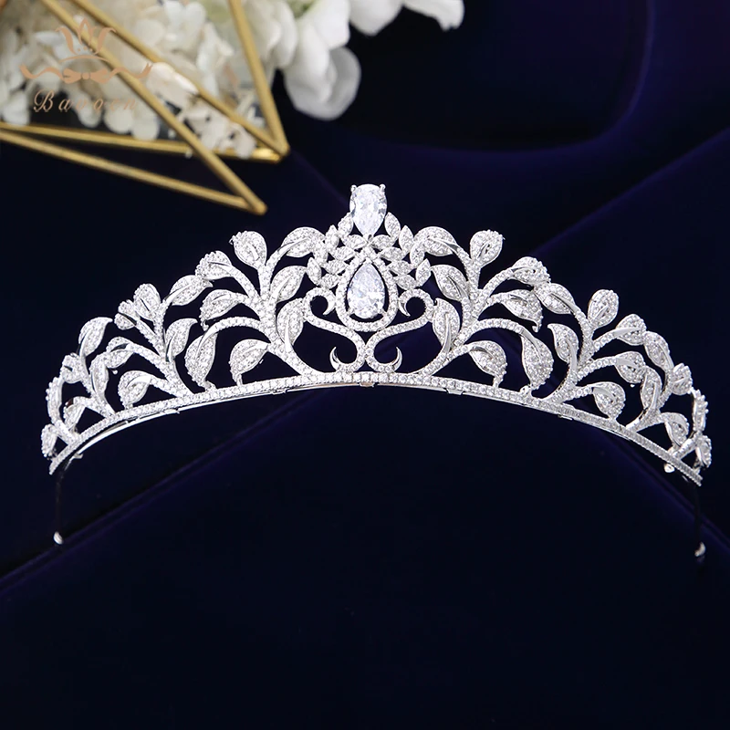 Gorgeous Cubic Zircon Brides Crowns Tiaras European Silver Plated Crystal Bridal Hairbands Wedding Hair Accessories Gifts
Gorgeous Cubic Zircon Brides Crowns Tiaras European Silver Plated Crystal Bridal Hairbands Wedding Hair Accessories Gifts