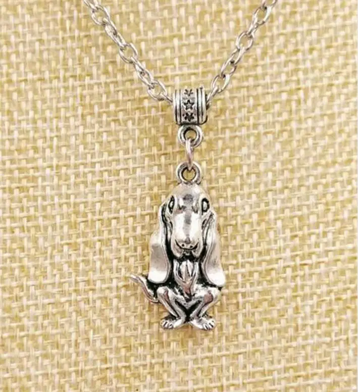 1PCS Fashion Vintage Silver Basset Hound Dog Animals Charms Statement Necklace Pendant lucky Jewelry Holiday Gifts
1PCS Fashion Vintage Silver Basset Hound Dog Animals Charms Statement Necklace Pendant lucky Jewelry Holiday Gifts