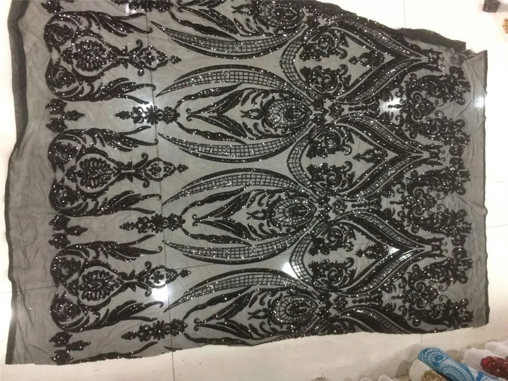 2017 black color African sequins lace fabric for party or evening dress Hot selling African lace fabric with sequins
2017 black color African sequins lace fabric for party or evening dress Hot selling African lace fabric with sequins