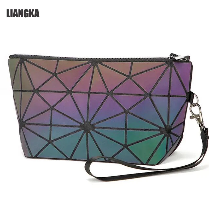 LIANGKA High Fashion PVC Geometric 3D Diamond Pattern Cosmetic Organizer Makeup Bag Cool Laser Night Luminous Handbag
LIANGKA High Fashion PVC Geometric 3D Diamond Pattern Cosmetic Organizer Makeup Bag Cool Laser Night Luminous Handbag