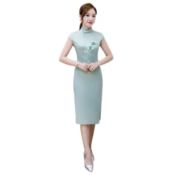Shanghai Story 2019 Short Sleeve Knee Length Chinese Dress Flower Embroidery Cheongsam Top Quality Faux Silk Qipao Dress
Shanghai Story 2019 Short Sleeve Knee Length Chinese Dress Flower Embroidery Cheongsam Top Quality Faux Silk Qipao Dress