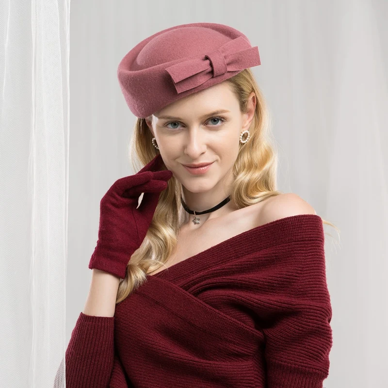 Женская шерстяная шляпа Fedoras, новая модная зимняя шапка с бантом, Женская шерстяная шляпа в британском стиле, элегантная аристократическая шляпа A14
Женская шерстяная шляпа Fedoras, новая модная зимняя шапка с бантом, Женская шерстяная шляпа в британском стиле, элегантная аристократическая шляпа A14