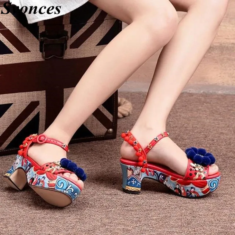 Floral Womens Shoes New Summer 2019 Sandals Pom Pom Embellished Chunky Platform Wedges Vintage Printed Thick Heel Ladies Sandles
Floral Womens Shoes New Summer 2019 Sandals Pom Pom Embellished Chunky Platform Wedges Vintage Printed Thick Heel Ladies Sandles
