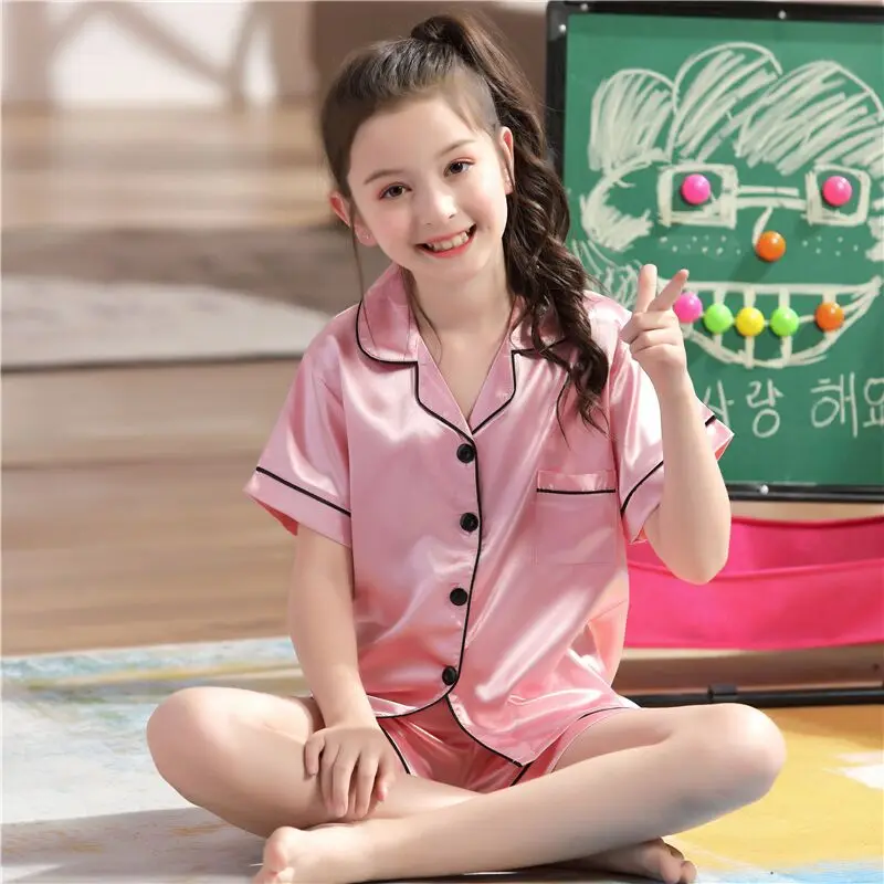 Summer Children Pajamas Suit Silk 2019 Pyjamas Set Boys Short-sleeved Satin Baby Home Clothing Kids Lapel shorts wear suit
Summer Children Pajamas Suit Silk 2019 Pyjamas Set Boys Short-sleeved Satin Baby Home Clothing Kids Lapel shorts wear suit