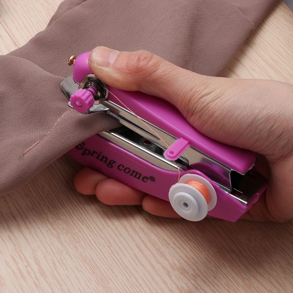 1 pc Colorful Mini Sewing Machine Patchwork Over Lock DIY Portable Pocket Manual Stitch Accessories Hand-held Needlework Tool
1 pc Colorful Mini Sewing Machine Patchwork Over Lock DIY Portable Pocket Manual Stitch Accessories Hand-held Needlework Tool