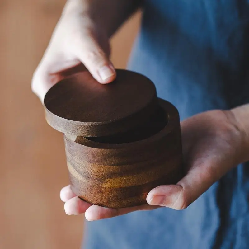 Simple round solid wood storage pot coffee bean dampproof wooden storage tank log small ornament storage box
Simple round solid wood storage pot coffee bean dampproof wooden storage tank log small ornament storage box