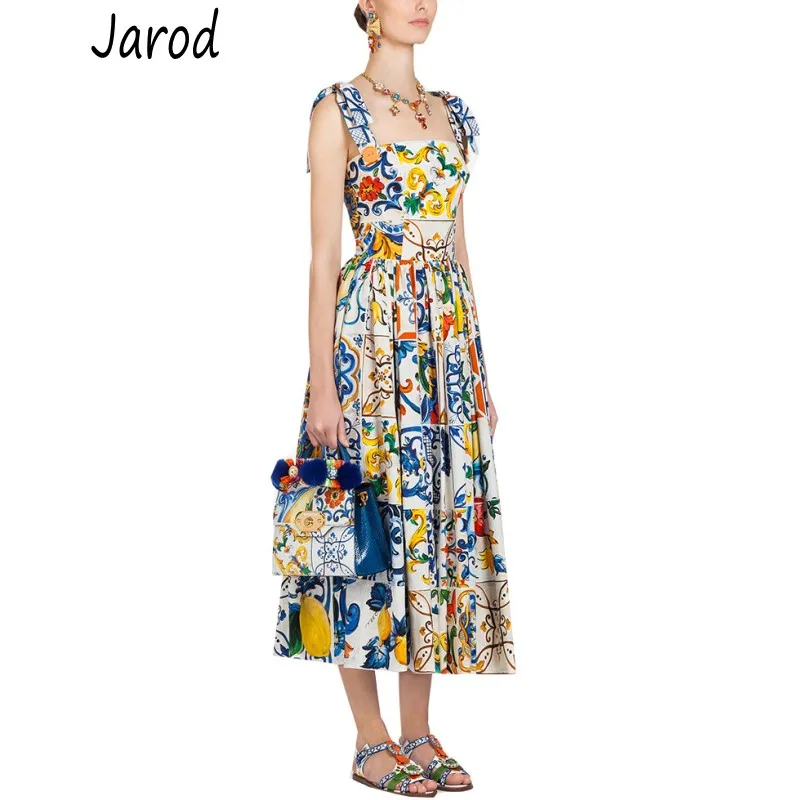 Fashion Runway Summer Dress 2019 New Women's Bow Spaghetti Strap Backless Blue and White Porcelain Floral Print Long Dress
Fashion Runway Summer Dress 2019 New Women's Bow Spaghetti Strap Backless Blue and White Porcelain Floral Print Long Dress