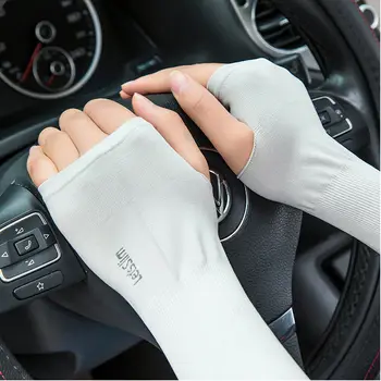 1Pair UV Sun Protection Cooling Arm Sleeve Cover Quick Dry Driving Basketball Sport Arm Cycling Soft Cooling Sleeves Gloves
1Pair UV Sun Protection Cooling Arm Sleeve Cover Quick Dry Driving Basketball Sport Arm Cycling Soft Cooling Sleeves Gloves