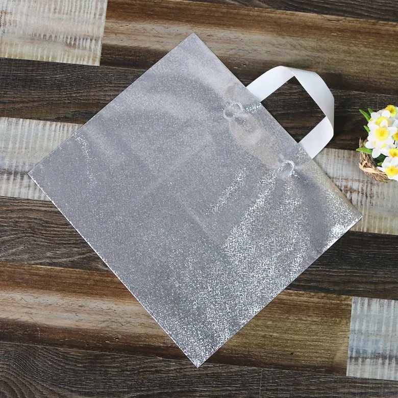 50pcs/lot 35x25cm 4 sizes silver colors Gift tote packaging bag with hand loop, handbag, packing for gift garment,Storage bag
50pcs/lot 35x25cm 4 sizes silver colors Gift tote packaging bag with hand loop, handbag, packing for gift garment,Storage bag