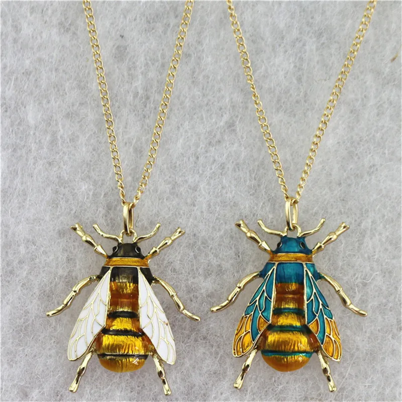 New Japanese and Korean retro style Enamel yellow green bee pendant necklace delicate men and women insect sweater chain
New Japanese and Korean retro style Enamel yellow green bee pendant necklace delicate men and women insect sweater chain