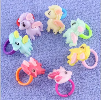 50pcs/lot Cartoon Candy Colors Horse-shaped Finger Rings Party Costumes Kids Birthday Christmas Festival Party Favor
50pcs/lot Cartoon Candy Colors Horse-shaped Finger Rings Party Costumes Kids Birthday Christmas Festival Party Favor