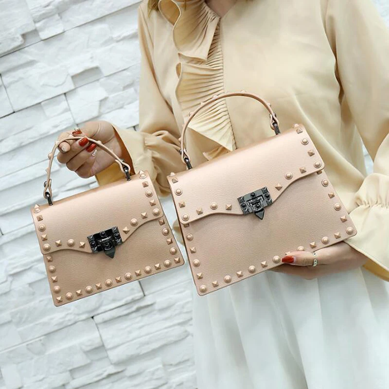 Women Messger Bags Quality PVC Transparent Jelly Bag Summer Girl Beach Bag Fashion Rivets Chains Shoulder handbag rose gold T113
Women Messger Bags Quality PVC Transparent Jelly Bag Summer Girl Beach Bag Fashion Rivets Chains Shoulder handbag rose gold T113