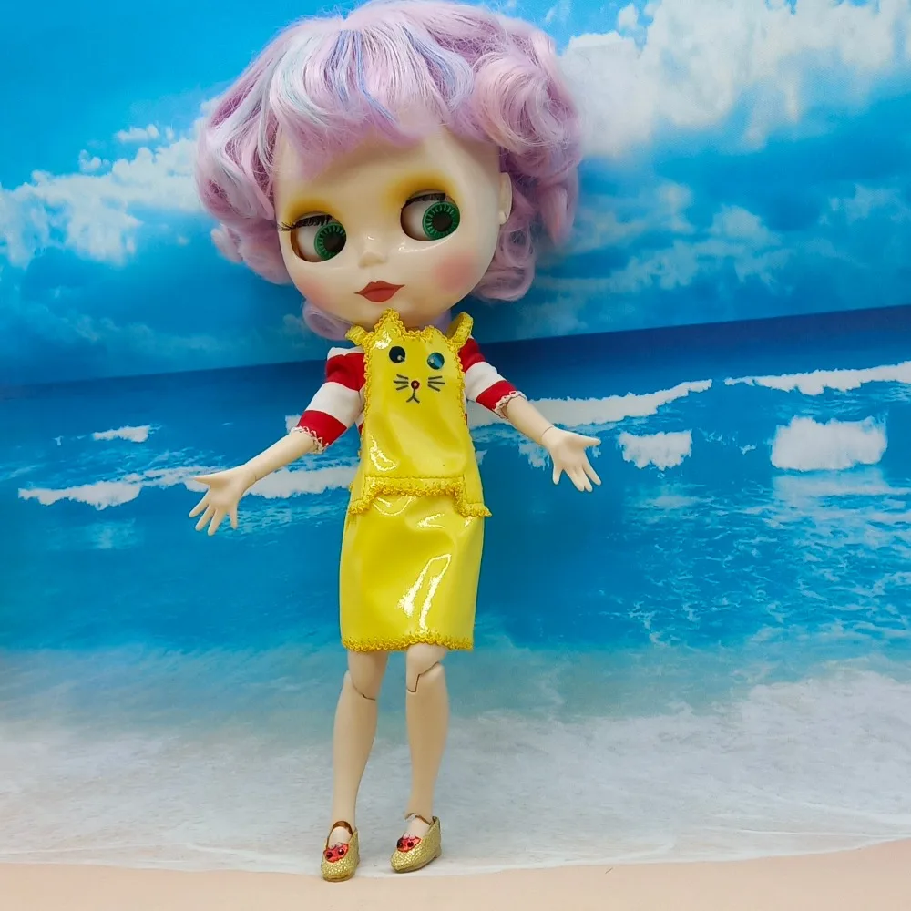 Limit 1/6 BJD Doll Clothes Yellow Patent Leather 26-27 cm bjd Baby Overalls or Bib Pants type can be choose for collector
Limit 1/6 BJD Doll Clothes Yellow Patent Leather 26-27 cm bjd Baby Overalls or Bib Pants type can be choose for collector
