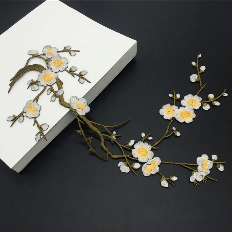 1pc Plum Flowers Embroidery Patches Sticker for Clothes Wedding Decoration Dress Iron on Sewing Applique Suppliers crafts
1pc Plum Flowers Embroidery Patches Sticker for Clothes Wedding Decoration Dress Iron on Sewing Applique Suppliers crafts