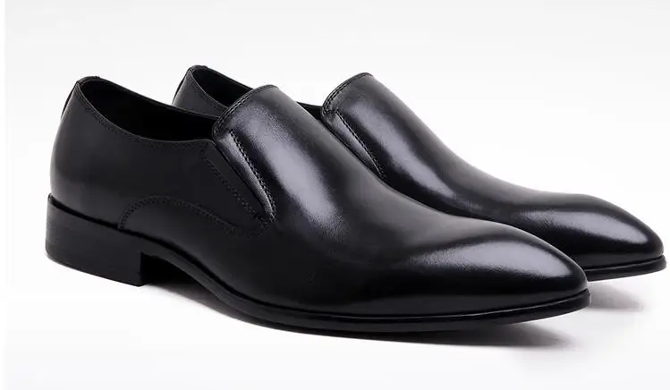 The new British and European version of the fashionable leather shoes men's dress shoes British pointed toe shoes single shoes
The new British and European version of the fashionable leather shoes men's dress shoes British pointed toe shoes single shoes