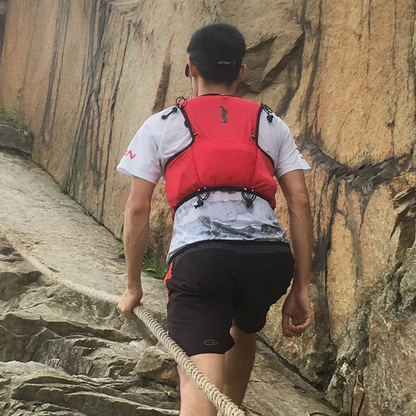 ULTRA-TRI Hydration Running Backpack Vest Trail Run Pack Lightweight Marathon Racing Mochila Sport Bag Speedvest 8L Red
ULTRA-TRI Hydration Running Backpack Vest Trail Run Pack Lightweight Marathon Racing Mochila Sport Bag Speedvest 8L Red